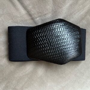 Crocodile and elastic belt.